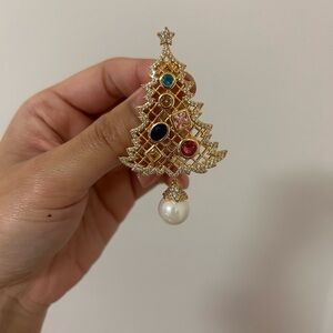 Christmas tree brooches